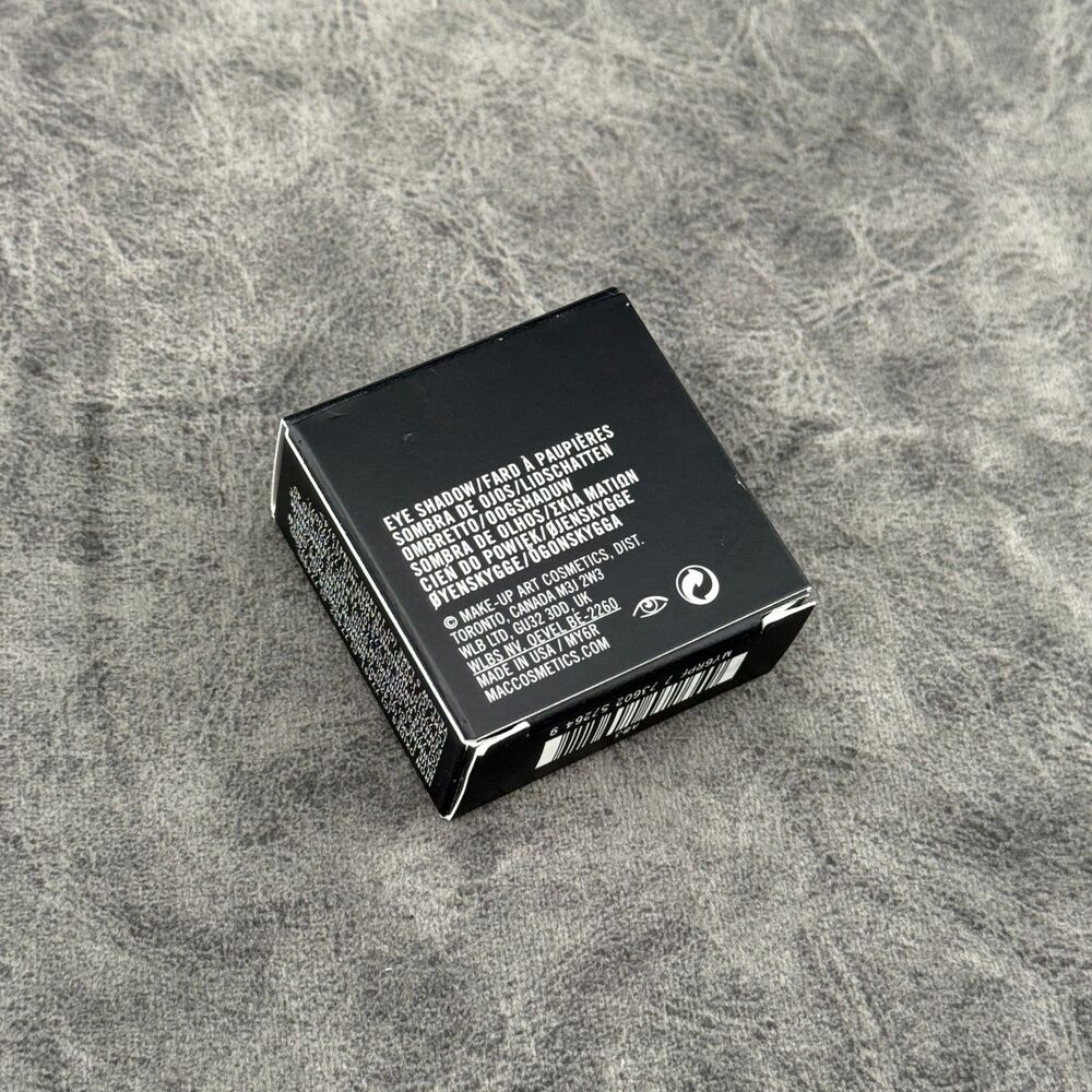 MAC Eye Shadow Matte "What's the wifi" neon lime green .05 oz / 1.5 g ~ NEW! - Picture 2 of 10